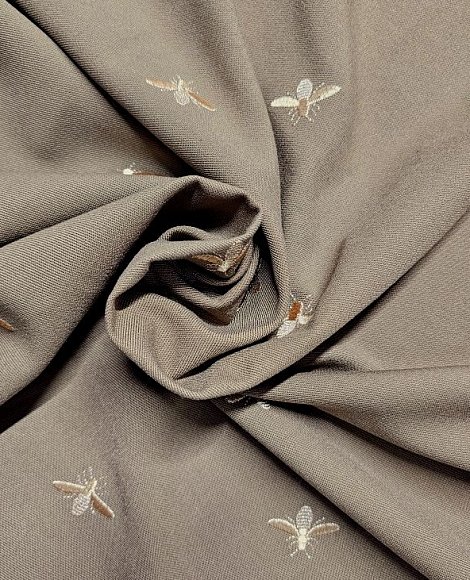 Костюмная ткань с пчелами бежевая