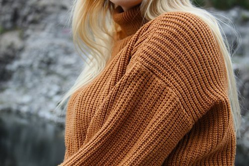 Из каких тканей шьют свитера Из каких тканей шьют свитера